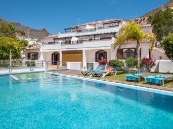 2.Charming VILLA Private Pool and sea view