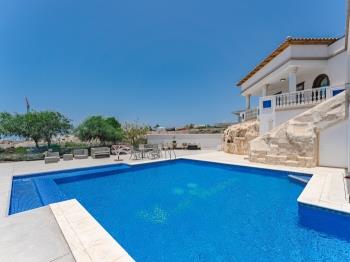 LUXURY VILLA NAUTILUS Heated pool Spa